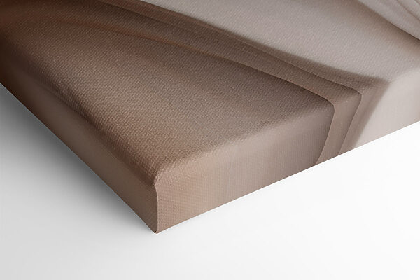 Soft waves of subtle tones
